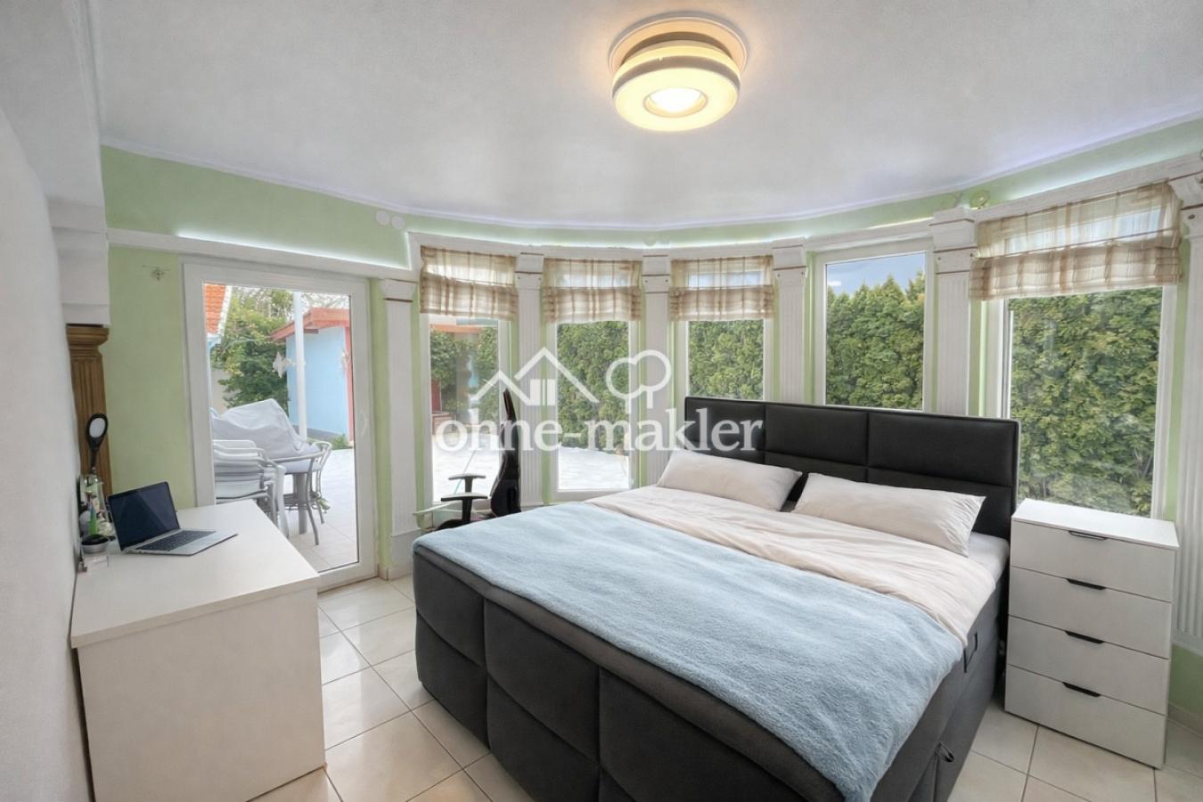 Schlafzimmer- EG
