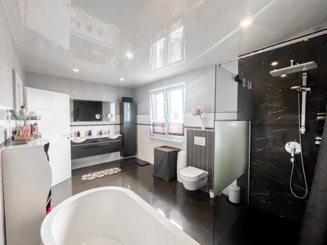 OG Badezimmer 1
