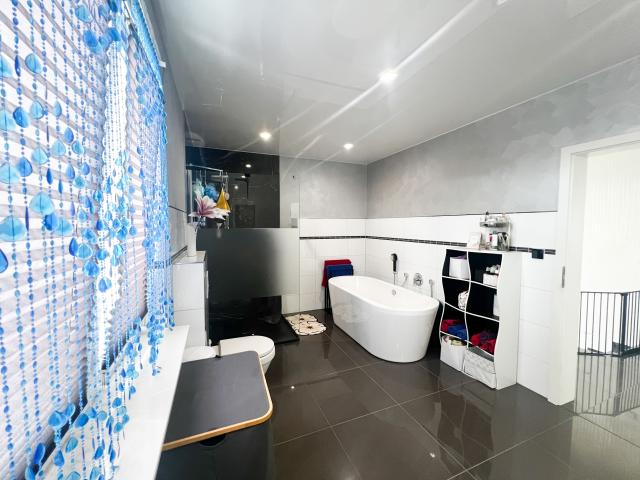 OG Badezimmer 2