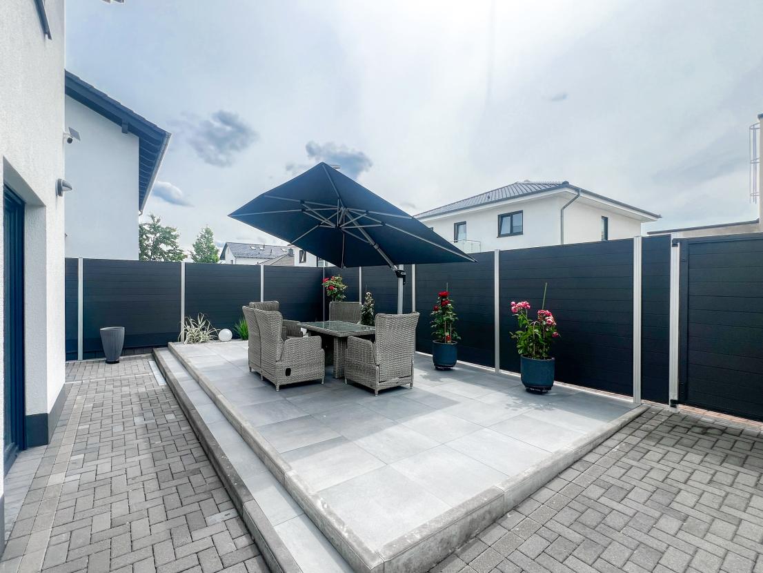 Terrasse vorne 1