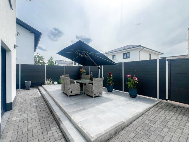 Terrasse vorne 1