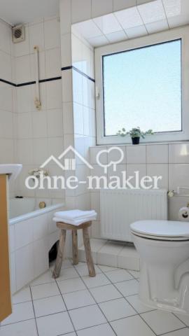 Bad mit Badewanne