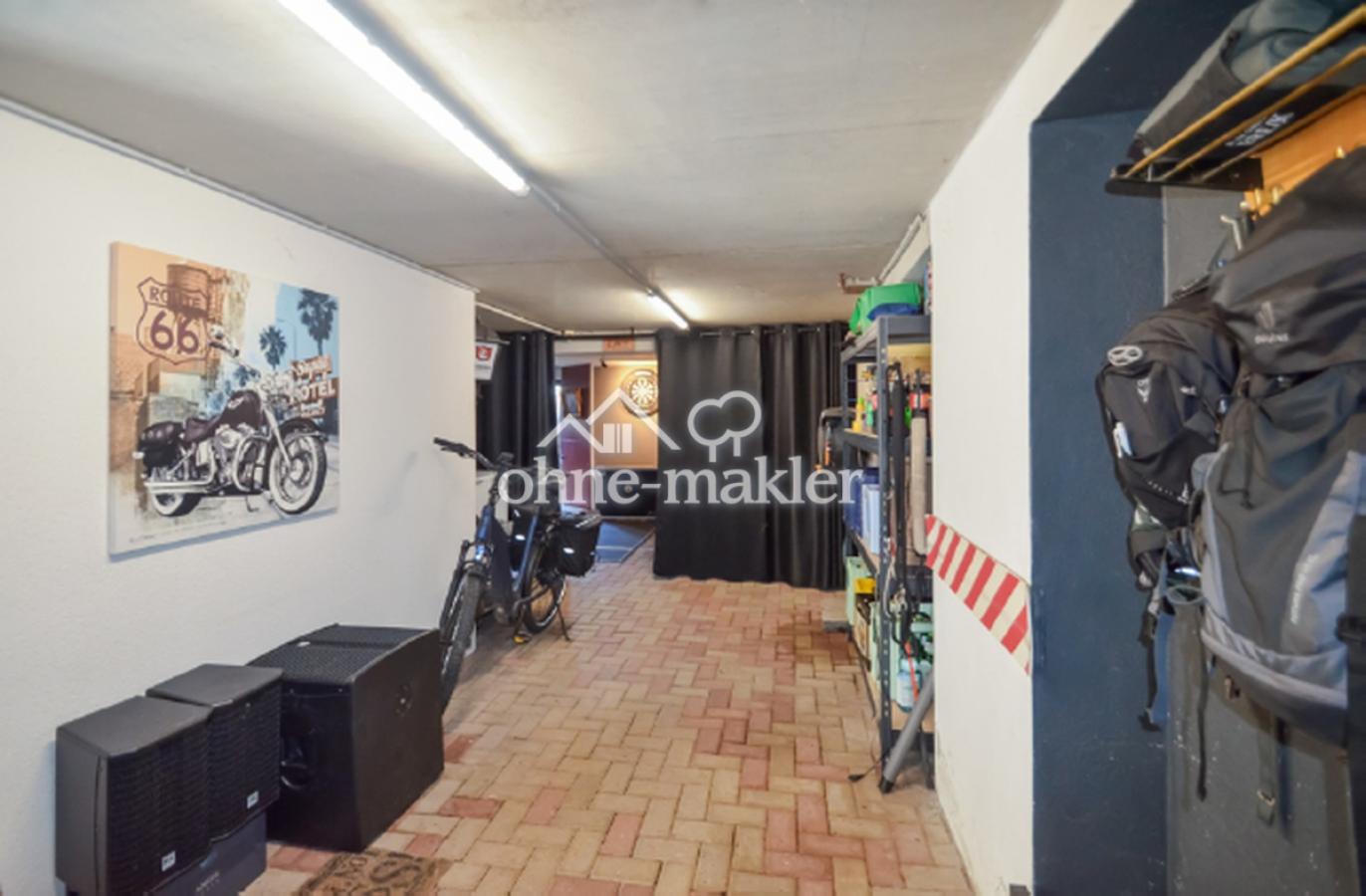 Garage groß (Herrenzimmer)