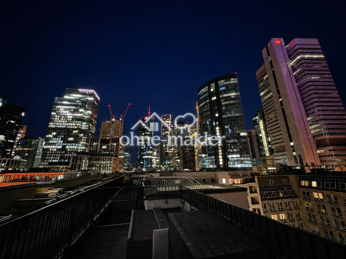 Dachterrasse bei Nacht