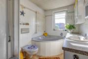 Badezimmer (EG)