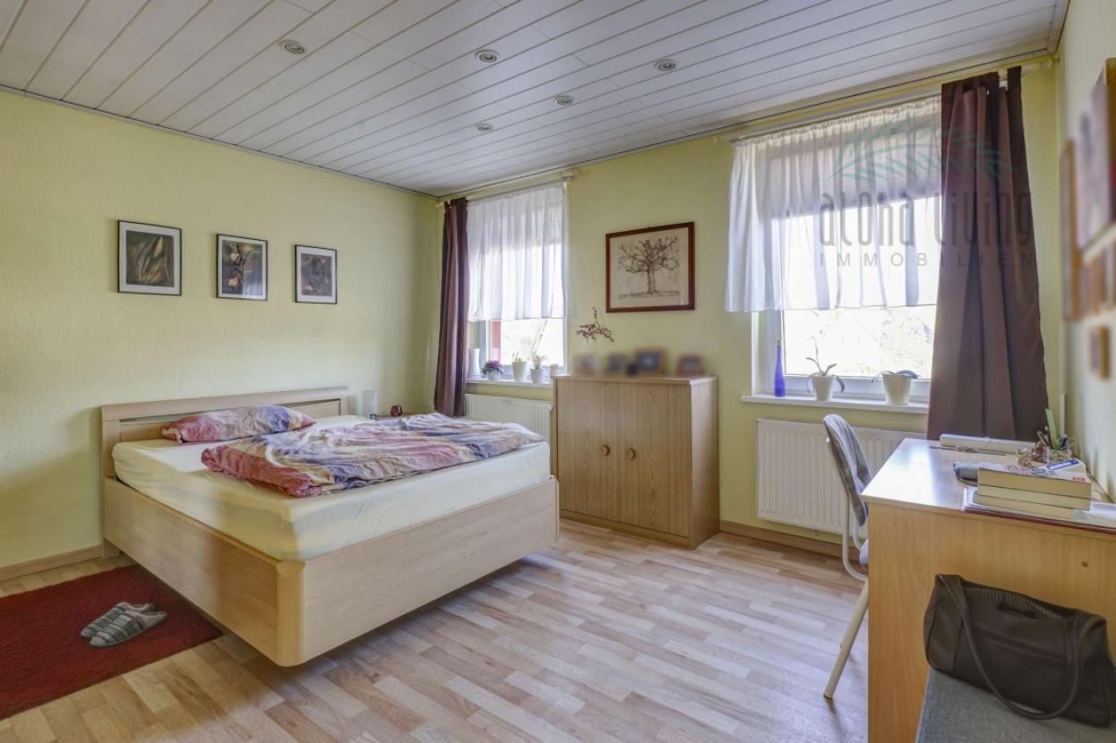 Schlafzimmer (OG)