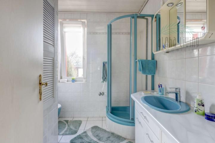 Badezimmer (OG)