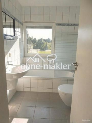 Bad mit Badewanne