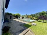 Garten mit Pool und Sauna