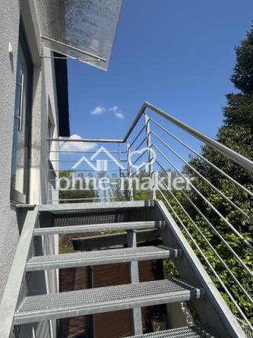 OG Treppe zur Haustür