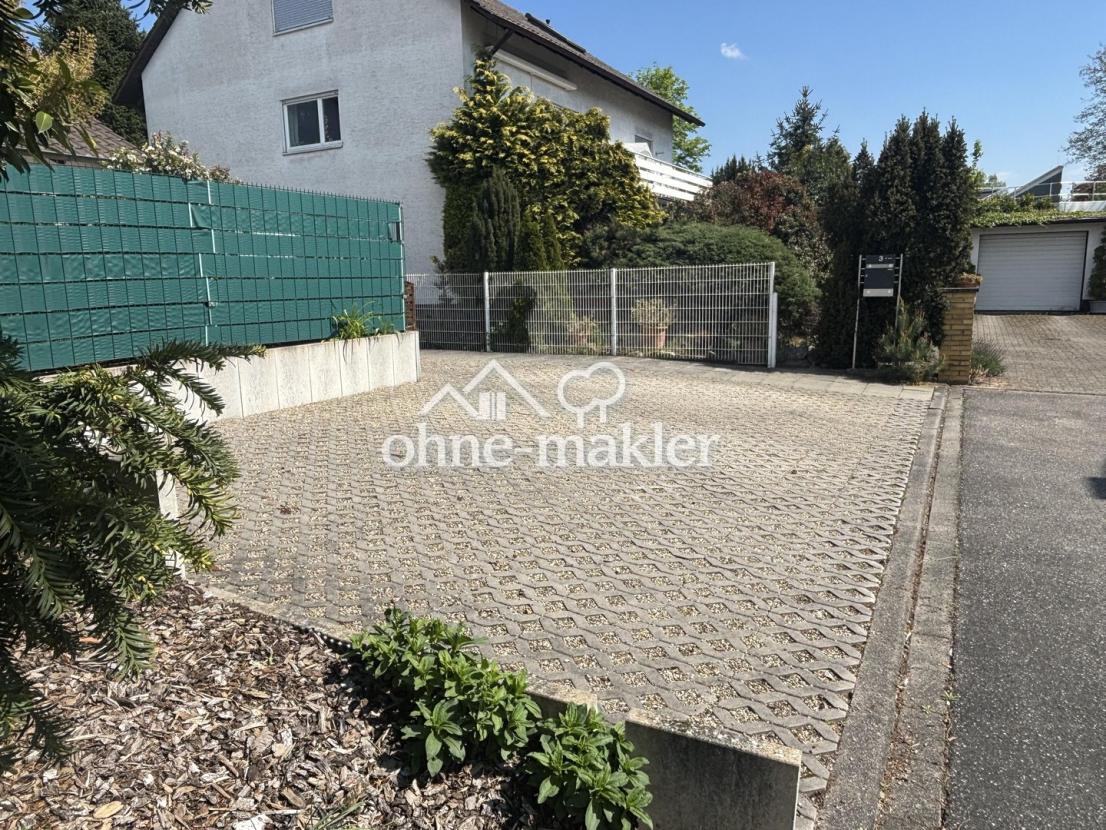 3 Stellplätze vor dem Haus