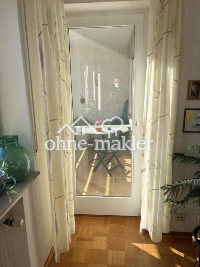 Wohnzimmer, Zug. Balkon Süd