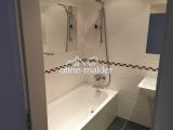Badezimmer mit Badewanne