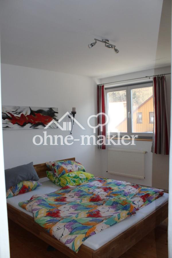 Schlafzimmer 1