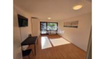 Zimmer links: mit Balkon