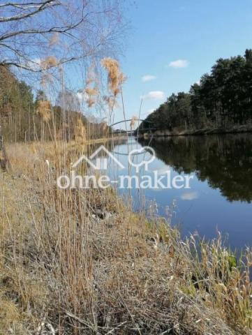 Brücke über den Kanal