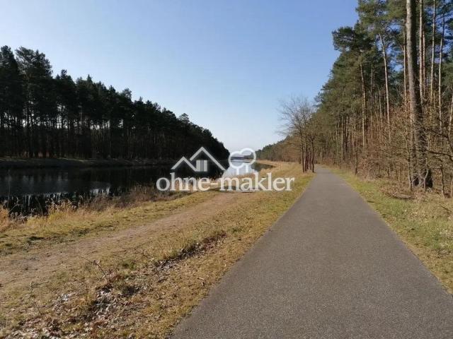Fahrradweg am Kanal