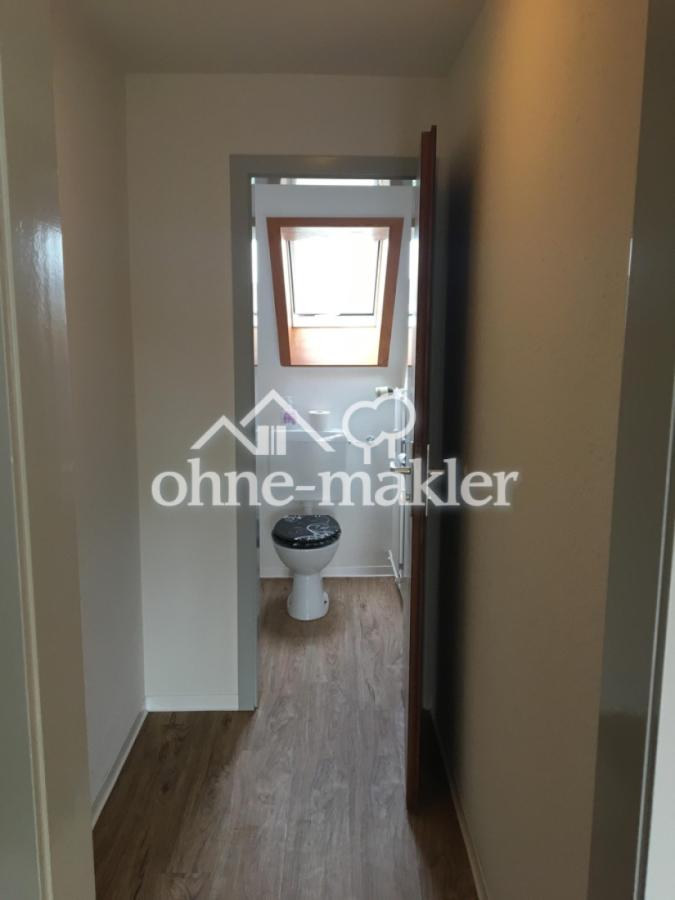 Separates WC mit Tageslicht