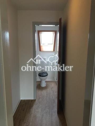 Separates WC mit Tageslicht