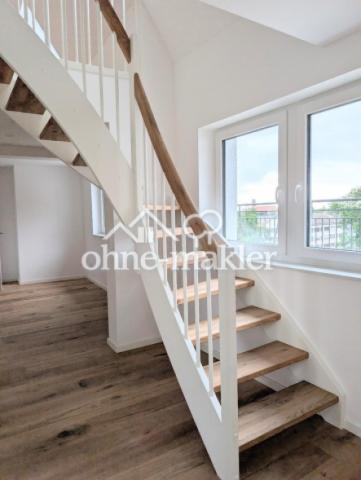 Treppe zu Ebene 2