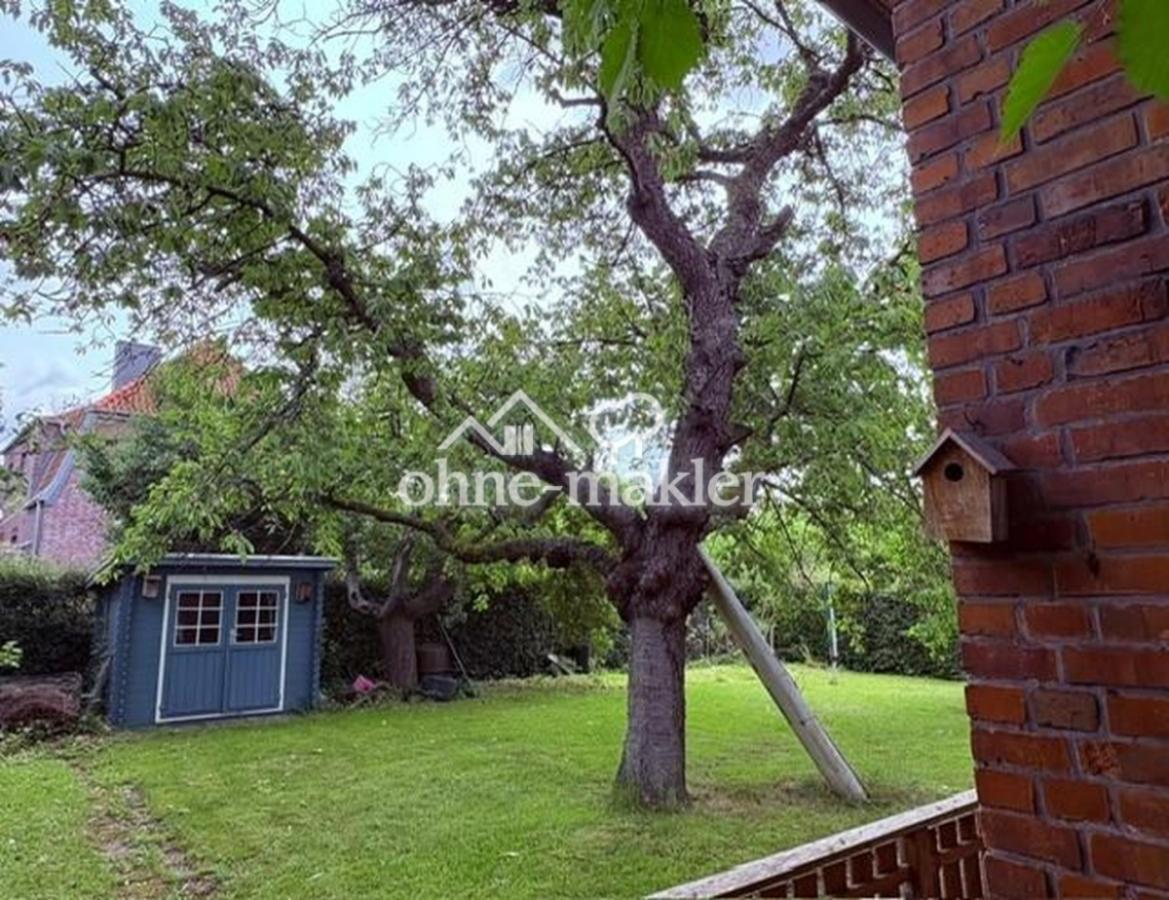 Garten, rechts d. Kellerabgang