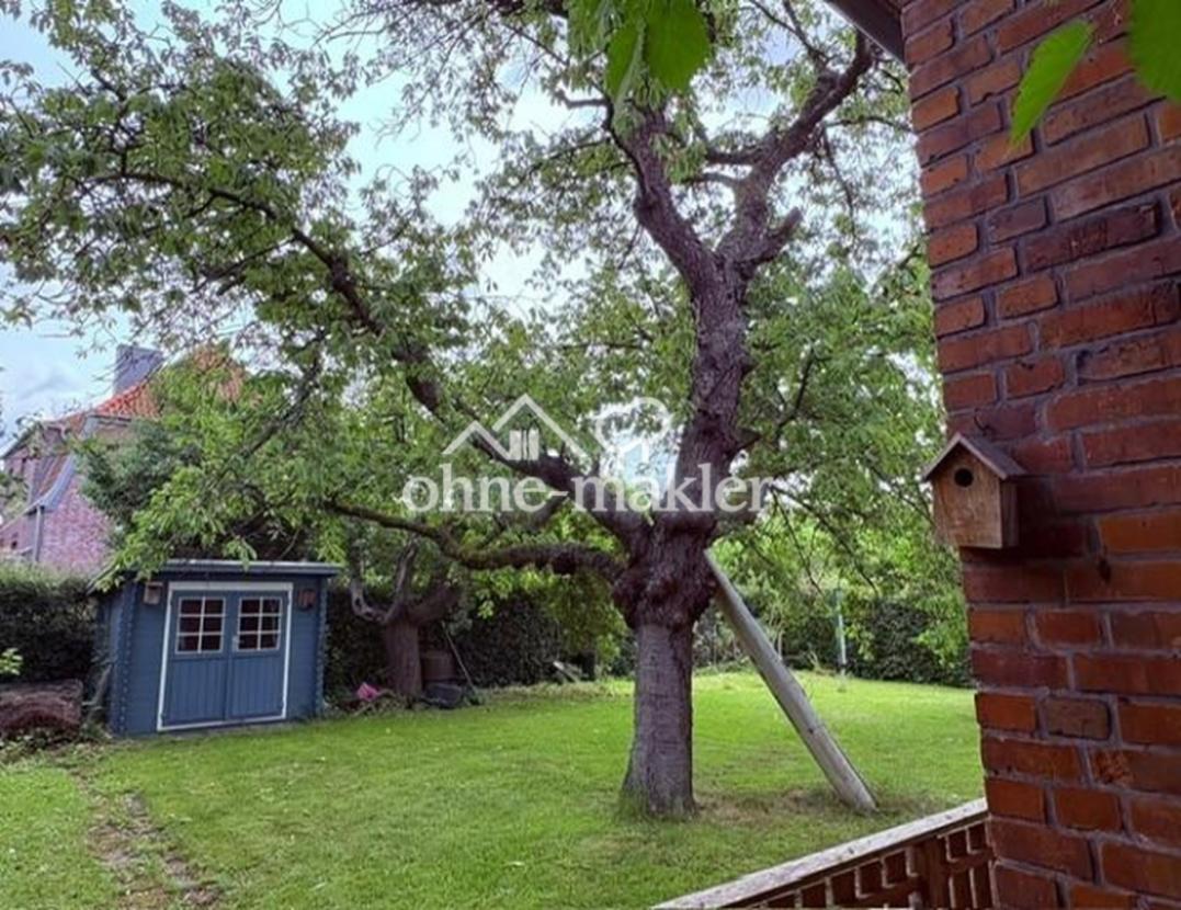 Garten, rechts d. Kellerabgang