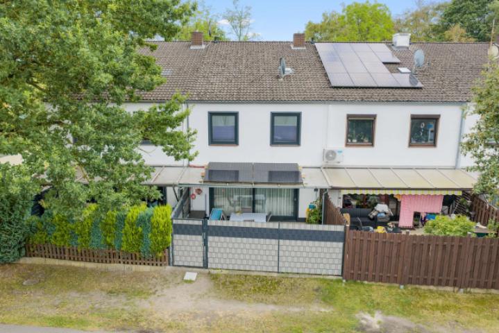 Drohnenaufnahme Straßenansicht