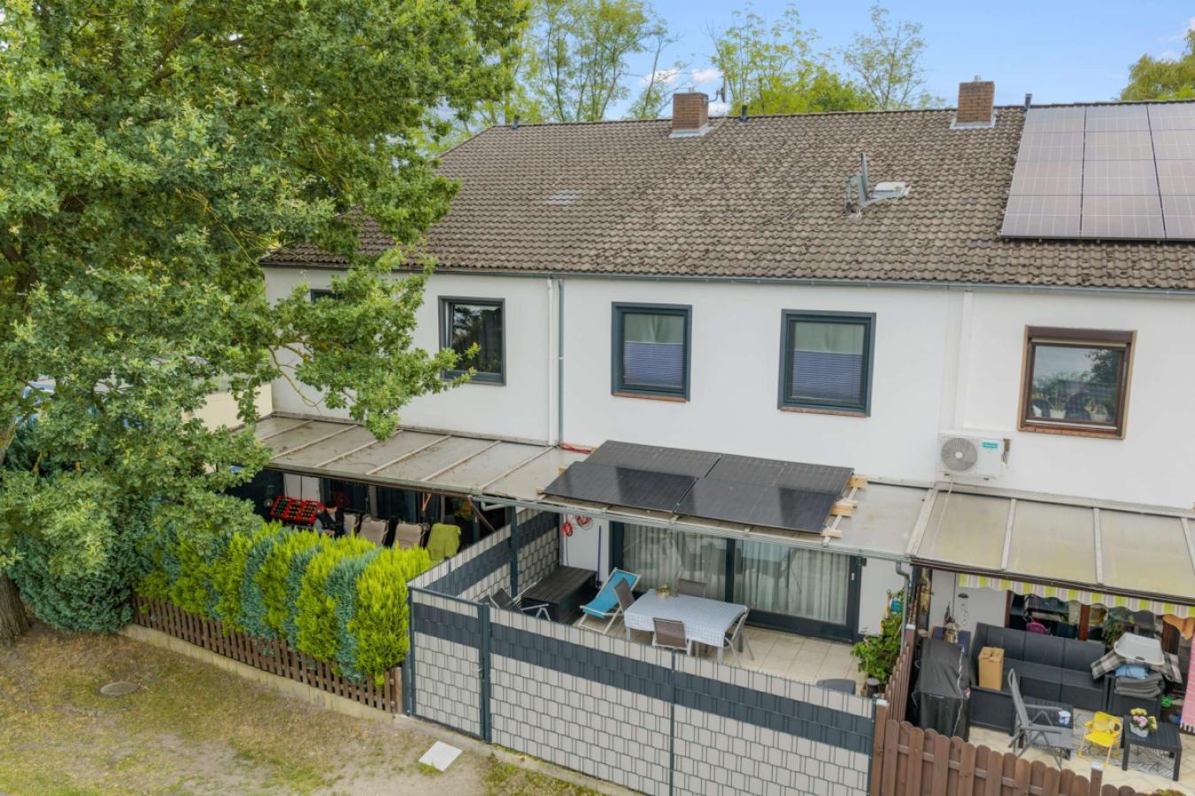 Drohnenaufnahme Straßenansicht
