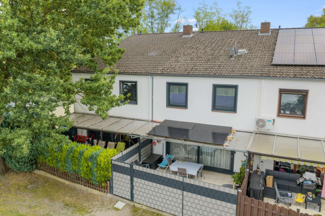 Drohnenaufnahme Straßenansicht
