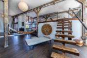 Treppe zur Empore