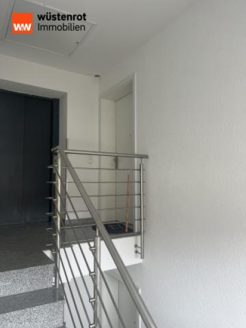 Wohnungseingang / Aufzug