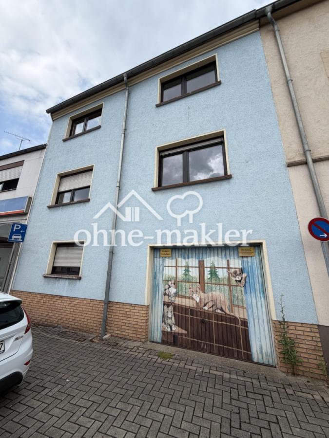 Rückseite und Garage