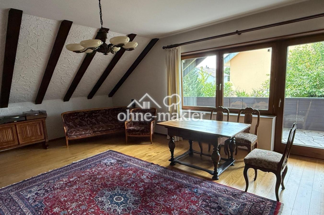 Kinderzimmer mit Balkonzugang