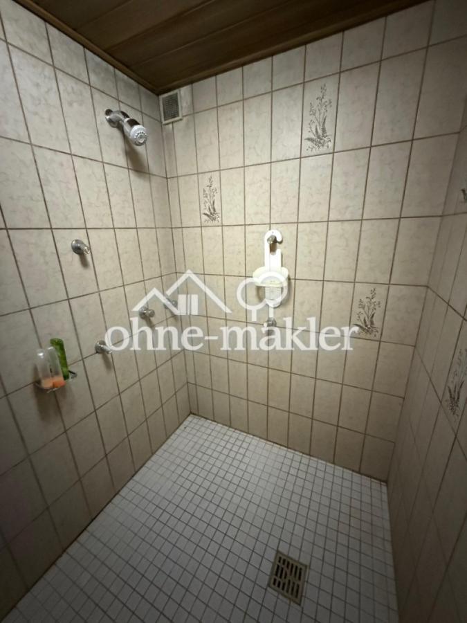 Dusche im Wellnessbereich