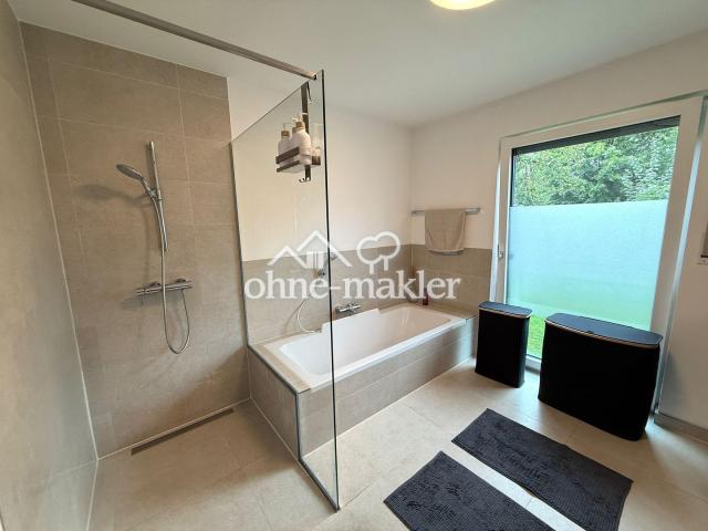 Wanne + ebenerdige Dusche