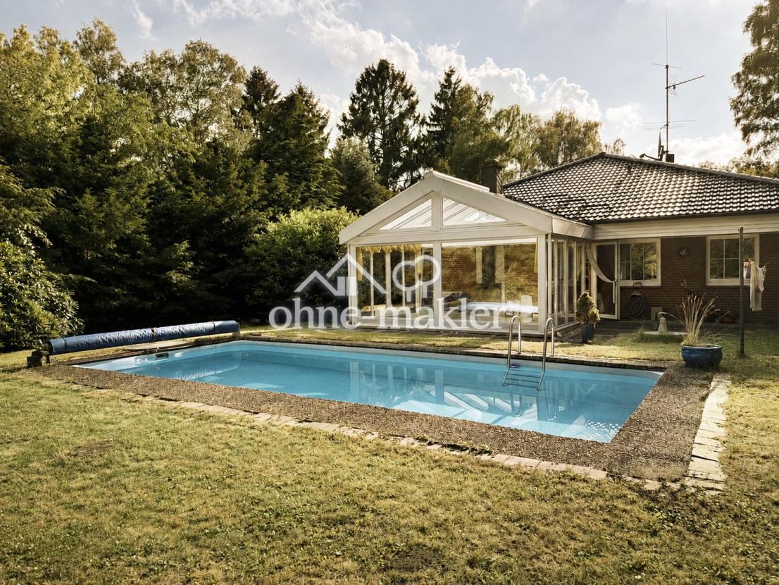 Garten mit Pool
