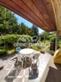 Terrasse mit Blick auf Garten