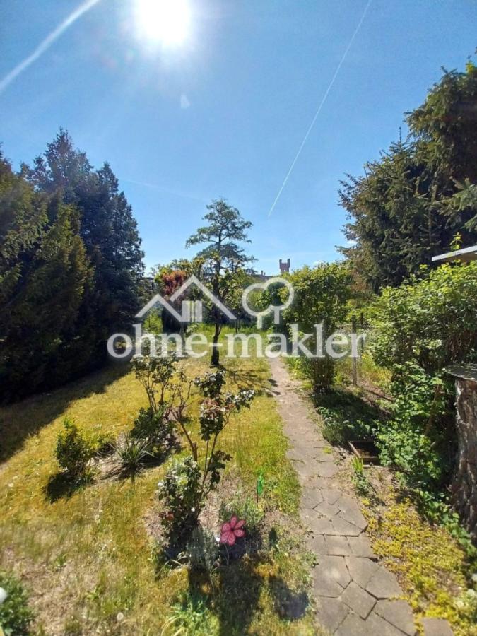 Gartenweg zum Wasser