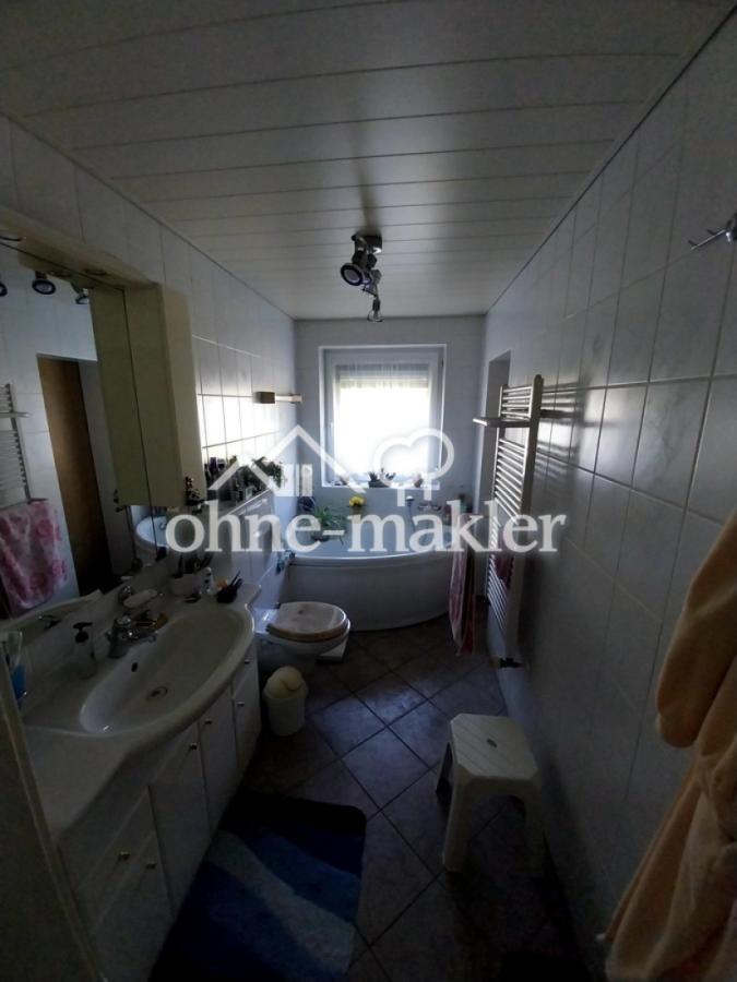 Bad EG - mit Badewanne