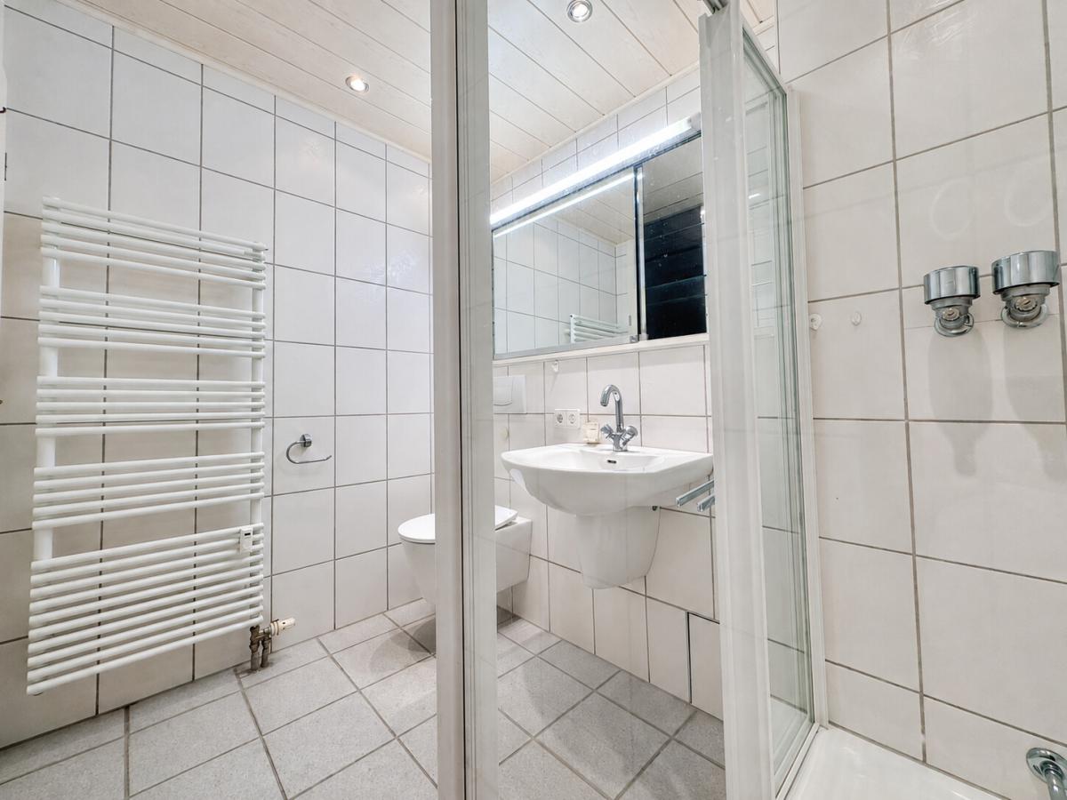 Duschbad mit Handtuchheizkörper