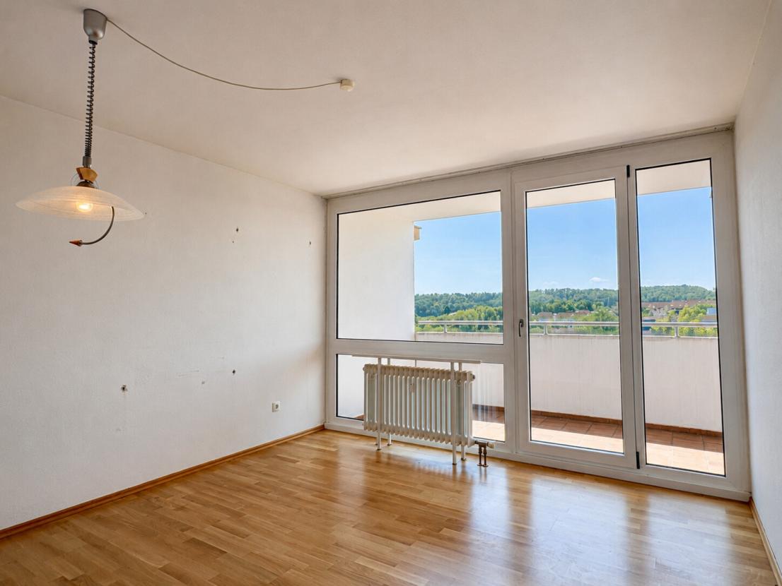 Schlafzimmer mit direktem Balkonzugang
