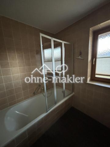 Badezimmer mit Wanne