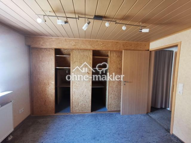Schlafzimmer 1 mit Einbauschra