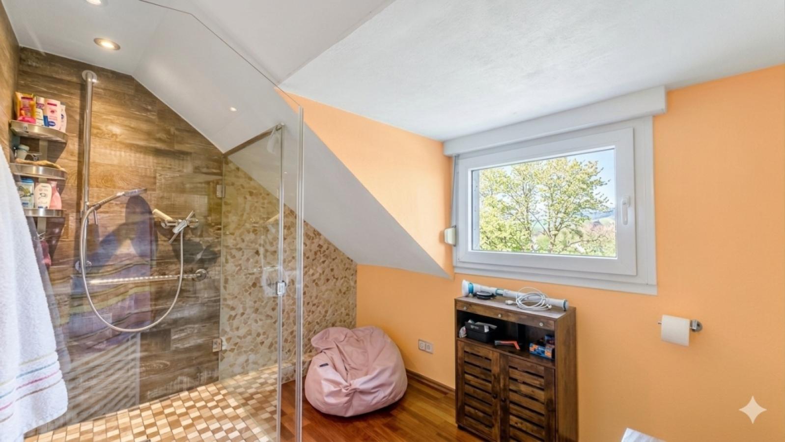 Badezimmer DG
