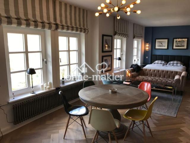 Loft overview dining & sleep