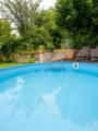 Garten mit Pool - KI-generiert