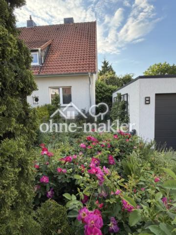 Garage mit Birnenspalier