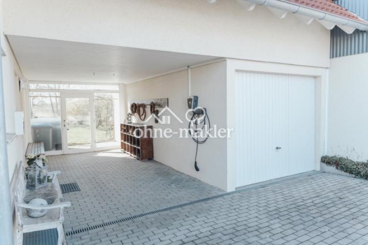 Eingang/Carport/Garage/Walbox