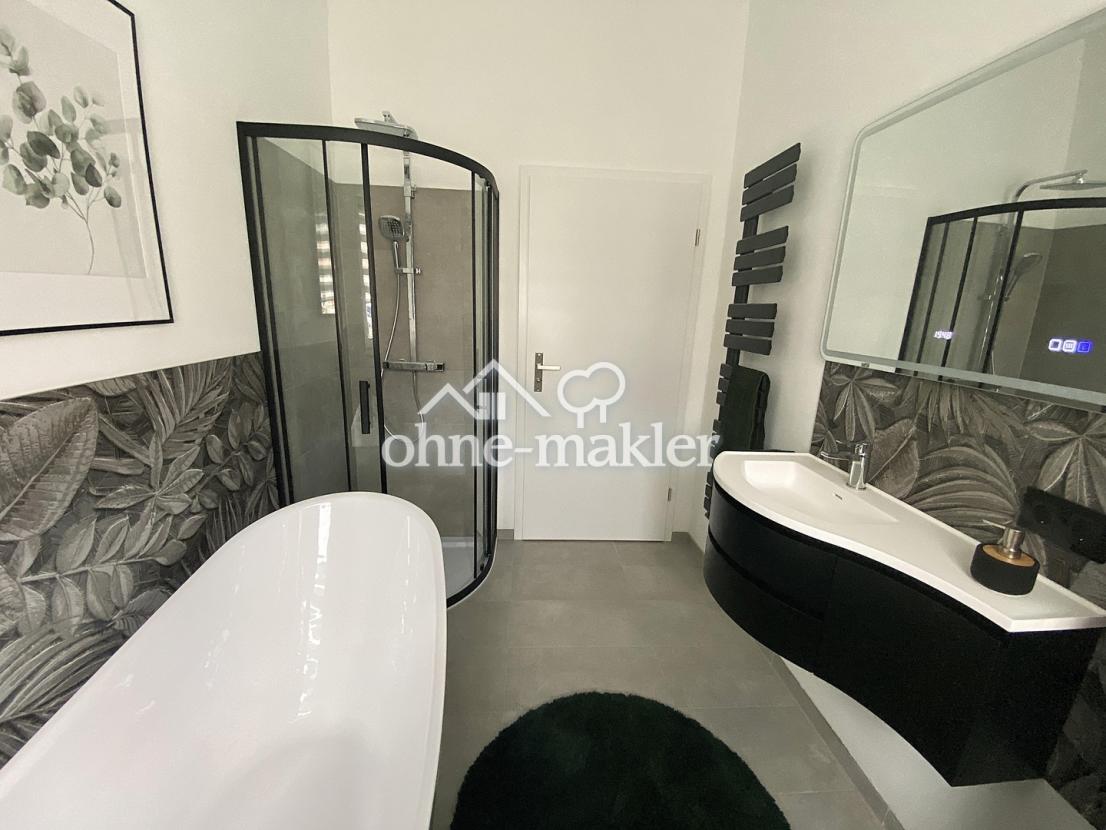 Badezimmer Vorderhaus EG