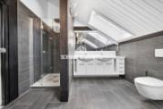 Badezimmer / Dachgeschoss